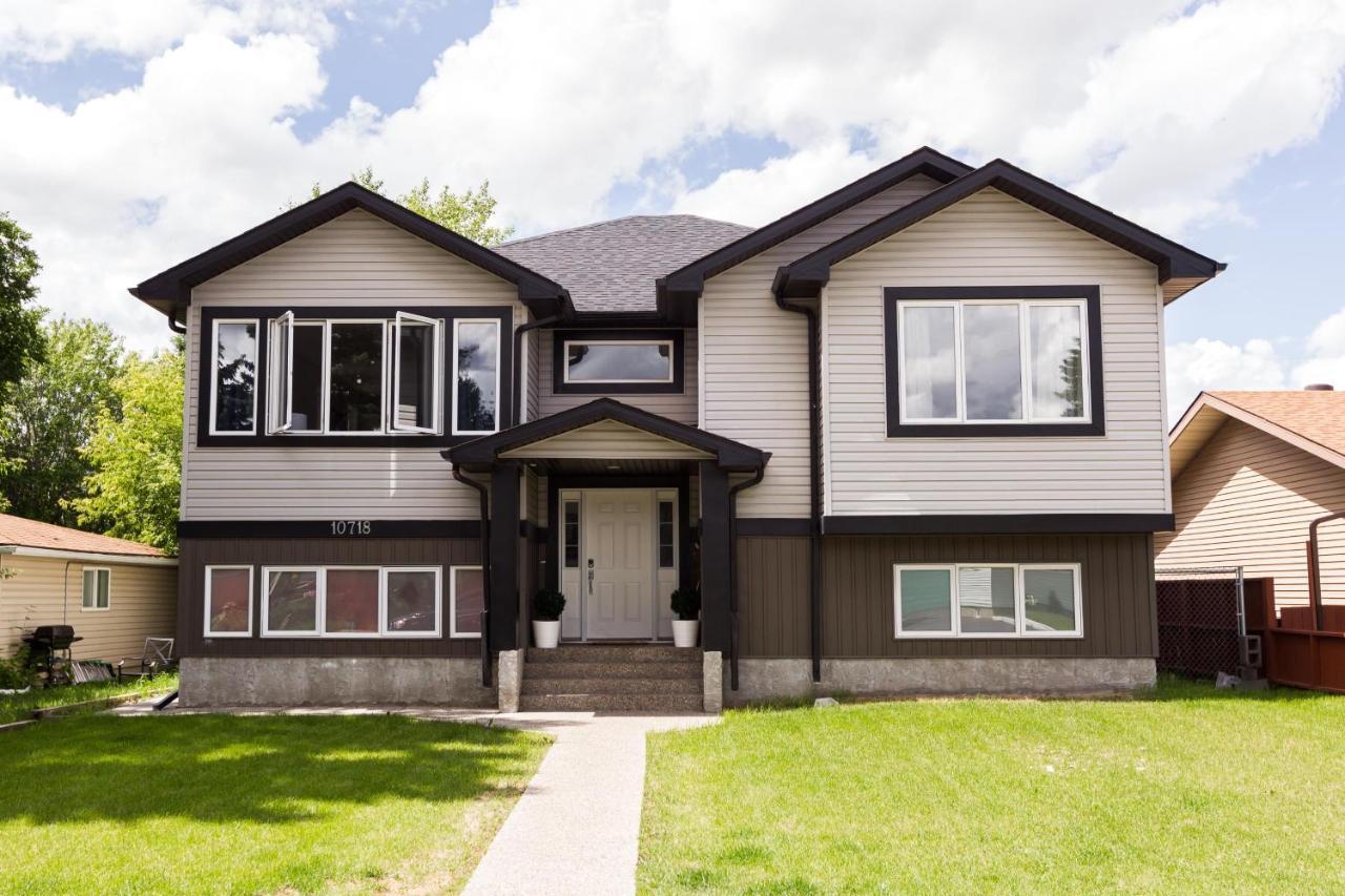 Executive Home - Long Stays Welcome - Garage Parking - Free Wifi & Netflix Edmonton Exteriör bild